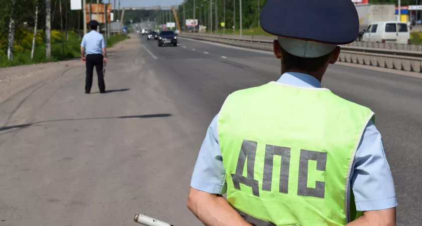 Инспектор ДПС просит дунуть в трубочку: 6 правил, которые должен знать каждый водитель