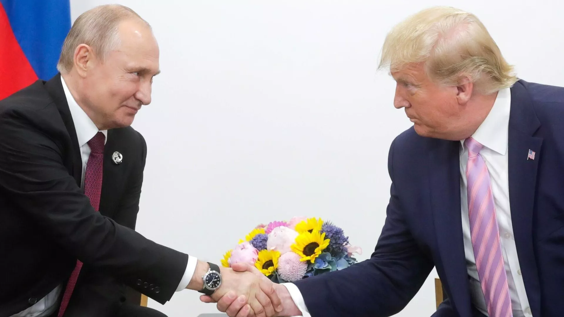 Российский рынок акций растет на ожиданиях встречи Путина и Трампа